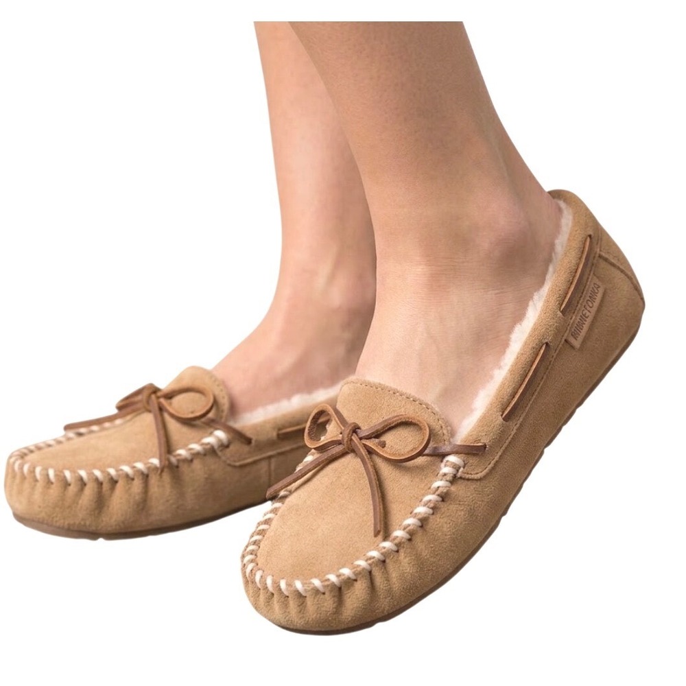Minnetonka Cally Slipper Tan Suede Faux Fur Lined Moccasin Size 5M NEW